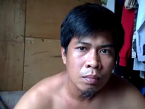 Snapshot of SteveFoxxe chatting on 10-10-25, 08:24 SteveFoxxe online show from 10-10-25, 08:24