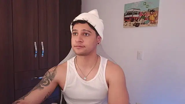 Snapshot of domsantiago_ chatting on 09-10-25, 10:43 domsantiago online show from 09-10-25, 10:43