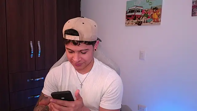 Snapshot of domsantiago_ chatting on 09-11-25, 11:38 domsantiago online show from 09-11-25, 11:38