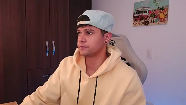 Snapshot of domsantiago_ chatting on 09-16-25, 03:18 domsantiago online show from 09-16-25, 03:18