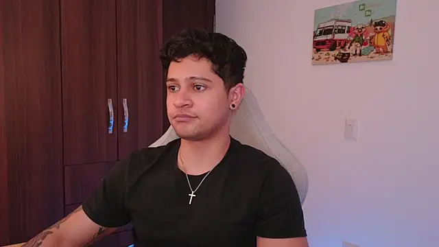 Snapshot of domsantiago_ chatting on 09-18-25, 01:18 domsantiago online show from 09-18-25, 01:18