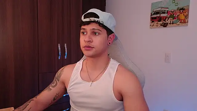 Snapshot of domsantiago_ chatting on 09-20-25, 02:01 domsantiago online show from 09-20-25, 02:01