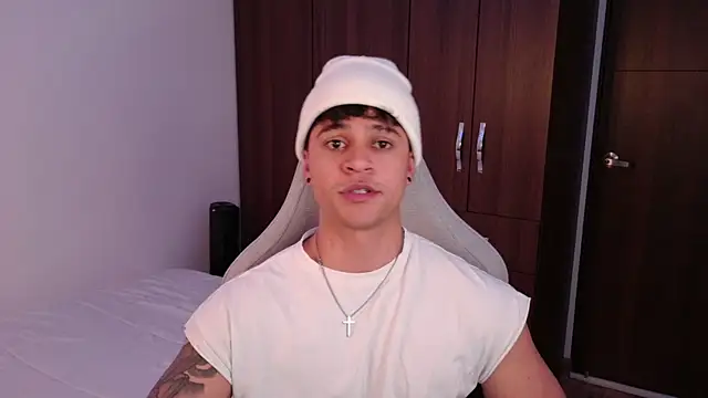 Snapshot of domsantiago_ chatting on 09-21-25, 03:52 domsantiago online show from 09-21-25, 03:52