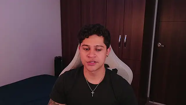 Snapshot of domsantiago_ chatting on 09-22-25, 04:03 domsantiago online show from 09-22-25, 04:03