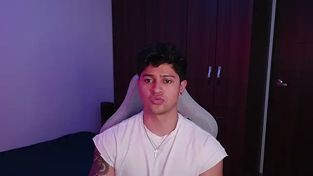 Snapshot of domsantiago_ chatting on 09-26-25, 12:25 domsantiago online show from 09-26-25, 12:25