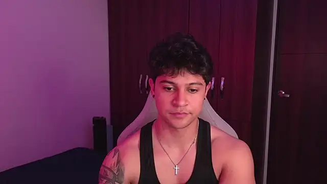 Snapshot of domsantiago_ chatting on 10-02-25, 02:07 domsantiago online show from 10-02-25, 02:07