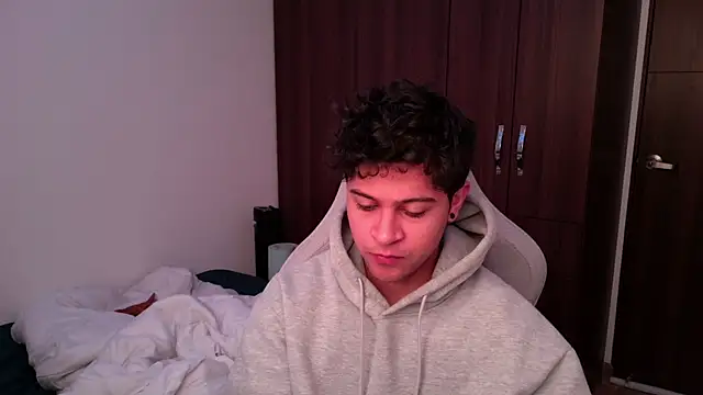 Snapshot of domsantiago_ chatting on 10-03-25, 02:14 domsantiago online show from 10-03-25, 02:14