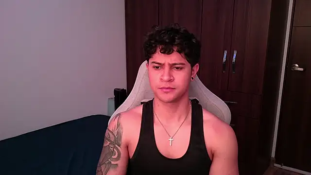 Snapshot of domsantiago_ chatting on 10-06-25, 03:31 domsantiago online show from 10-06-25, 03:31