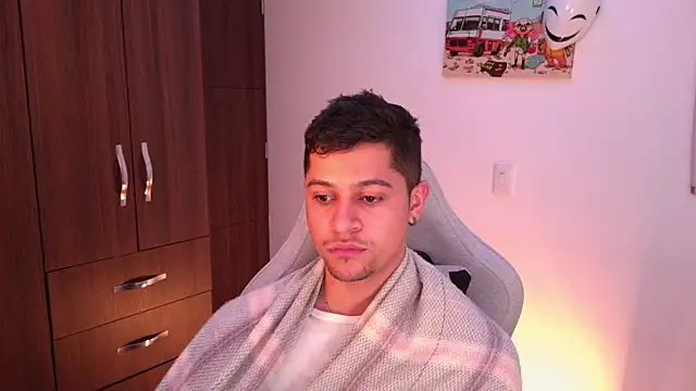 Snapshot of domsantiago_ chatting on 10-30-25, 02:24 domsantiago online show from 10-30-25, 02:24