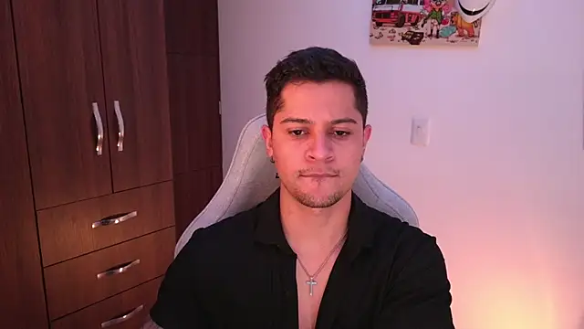 Snapshot of domsantiago_ chatting on 11-02-25, 01:41 domsantiago online show from 11-02-25, 01:41