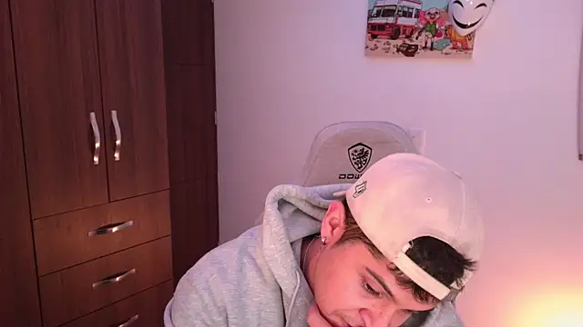 Snapshot of domsantiago_ chatting on 11-09-25, 01:15 domsantiago online show from 11-09-25, 01:15