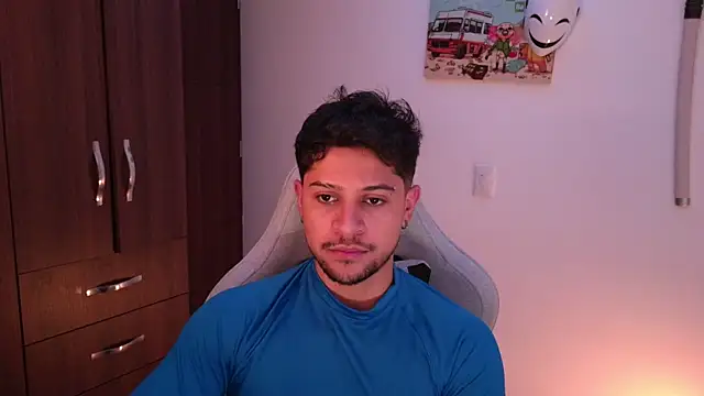 domsantiago  online show from 12-18-25, 02:39