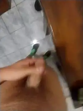 Snapshot of Clavitok chatting on 10-16-25, 11:39 Clavitok online show from 10-16-25, 11:39