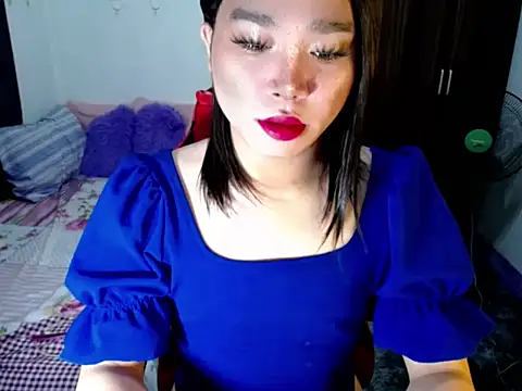 Urassiansweetcummer online show from 09-19-25, 12:56