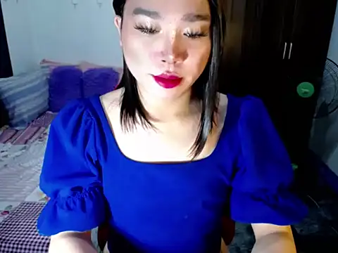 Urassiansweetcummer online show from 09-24-25, 02:04