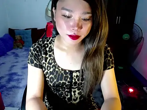 Urassiansweetcummer online show from 03-15-26, 02:17