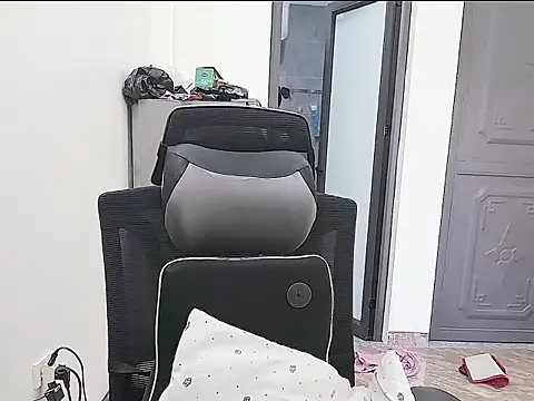 Shulee21 online show from 10-03-25, 01:57