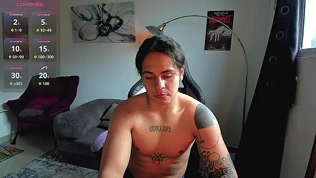 Snapshot of Maximiliano_scoott__ chatting on 04-18-26, 07:07 Maximiliano scoott online show from 04-18-26, 07:07