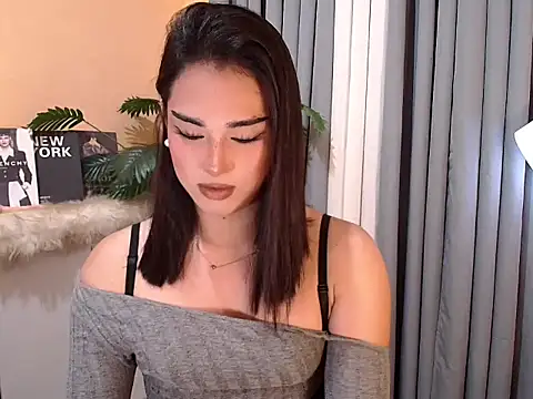 Snapshot of magnificent_kitana chatting on 02-20-26, 06:48 magnificent kitana online show from 02-20-26, 06:48