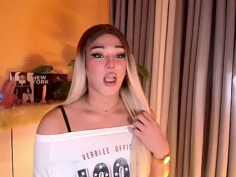 Snapshot of magnificent_kitana chatting on 02-27-26, 07:47 magnificent kitana online show from 02-27-26, 07:47