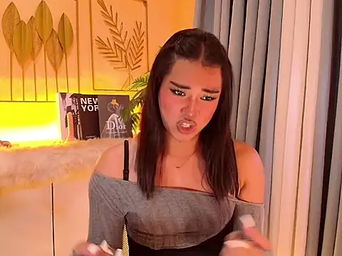 Snapshot of magnificent_kitana chatting on 03-21-26, 08:01 magnificent kitana online show from 03-21-26, 08:01