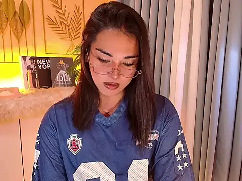 Snapshot of magnificent_kitana chatting on 03-22-26, 08:56 magnificent kitana online show from 03-22-26, 08:56