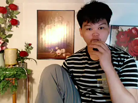 Snapshot of Reynelcock chatting on 07-18-26, 09:35 Reynelcock online show from 07-18-26, 09:35