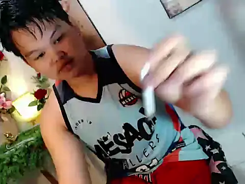 Snapshot of Reynelcock chatting on 07-23-26, 05:27 Reynelcock online show from 07-23-26, 05:27