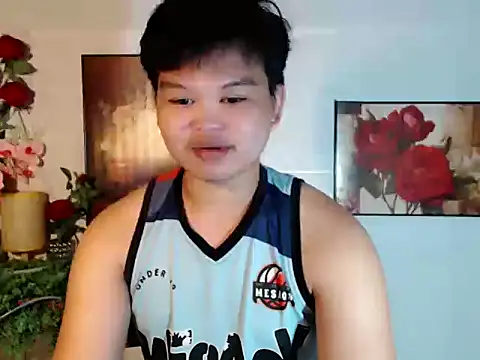 Snapshot of Reynelcock chatting on 08-01-26, 04:28 Reynelcock online show from 08-01-26, 04:28