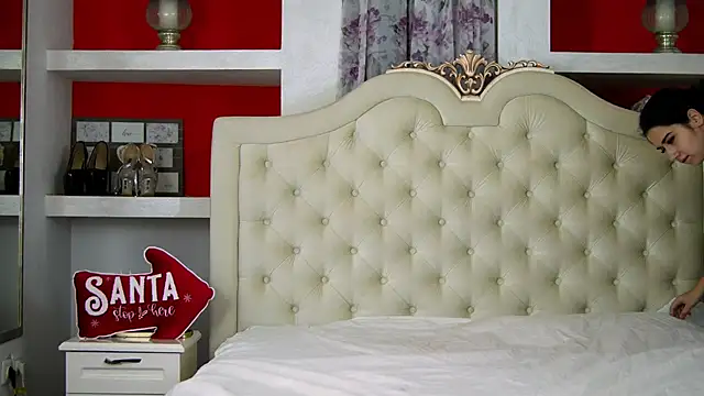 SarraRay online show from 11-21-25, 06:06