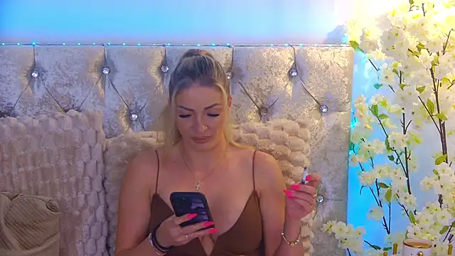 Izabellle02 online show from 06-08-26, 03:07