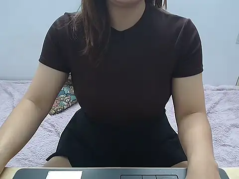 Snapshot of Amiee_Showhottie chatting on 09-26-25, 01:09 Amiee Showhottie online show from 09-26-25, 01:09