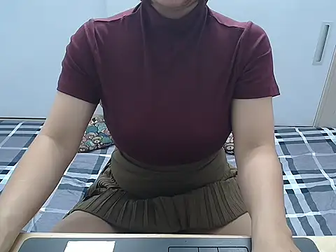 Snapshot of Amiee_Showhottie chatting on 10-27-25, 01:31 Amiee Showhottie online show from 10-27-25, 01:31