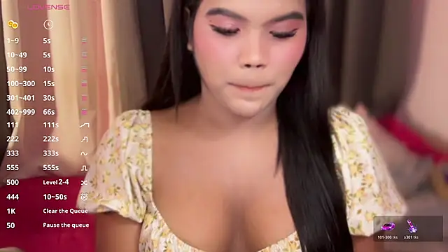Snapshot of ursweet_sofia chatting on 06-27-26, 12:10 ursweet sofia online show from 06-27-26, 12:10