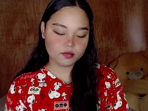 Snapshot of _Lylia chatting on 09-17-25, 05:31 Lylia online show from 09-17-25, 05:31