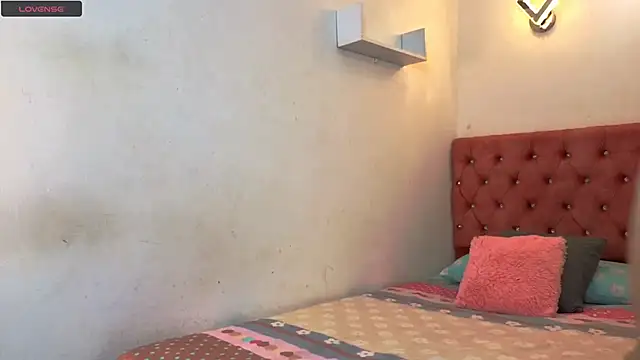 Kyra Honey online show from 11-11-25, 02:39