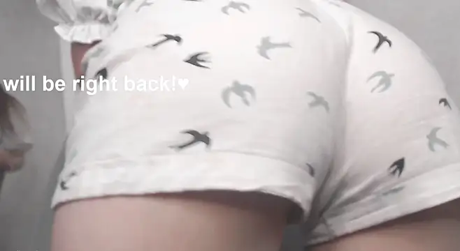 cute elfy  online show from 12-18-25, 01:17