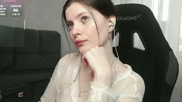 Snapshot of cute_elfy_ chatting on 03-07-26, 01:41 cute elfy online show from 03-07-26, 01:41