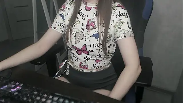 Snapshot of cute_elfy_ chatting on 03-23-26, 01:26 cute elfy online show from 03-23-26, 01:26