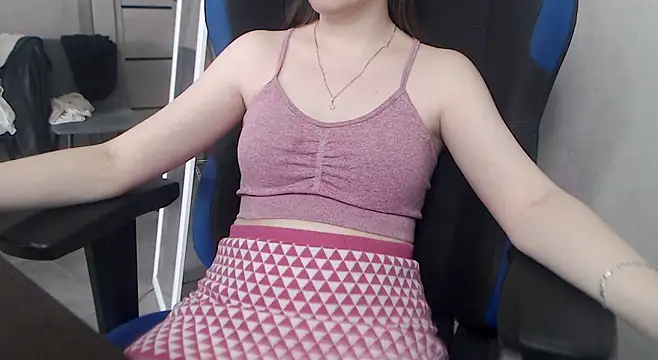 cute elfy  online show from 06-21-26, 01:24