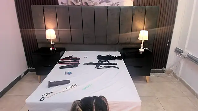 Wonderkloe  online show from 06-12-26, 07:35