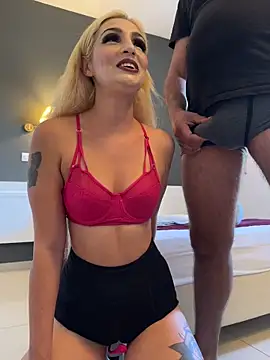 Snapshot of sexycouples35 chatting on 10-10-25, 01:21 sexycouples35 online show from 10-10-25, 01:21