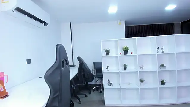 megan bigboobs  online show from 11-13-25, 10:58