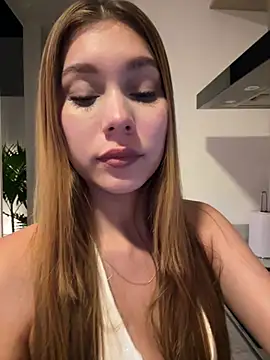 Snapshot of Nikii__ chatting on 08-08-26, 12:13 Nikii online show from 08-08-26, 12:13