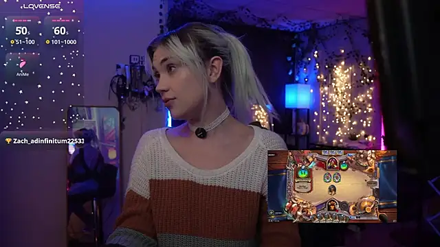 Snapshot of littlelune chatting on 11-17-25, 01:22 littlelune online show from 11-17-25, 01:22