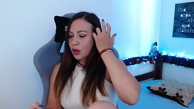 Luna-Gomez online show from 10-09-25, 05:11