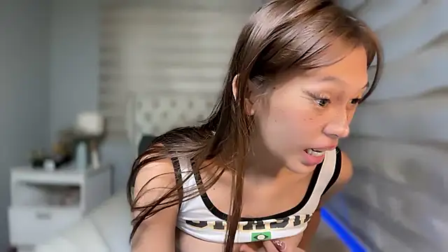 Snapshot of SexyHotJea chatting on 12-16-25, 04:17 SexyHotJea online show from 12-16-25, 04:17