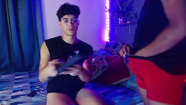 Dylann west online show from 09-25-25, 03:54