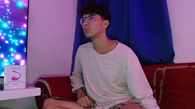 Dylann west online show from 03-07-26, 02:41