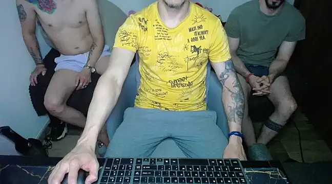 Snapshot of bossking017 chatting on 03-01-25, 10:53 bossking017 online show from 03-01-25, 10:53